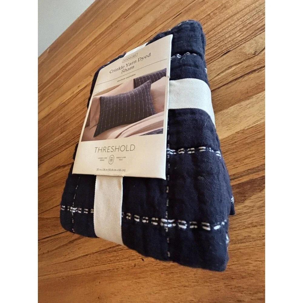 Standard Yarn Dye Crinkle Grid Quilt Sham Ivory/Navy Threshold 20”x26”